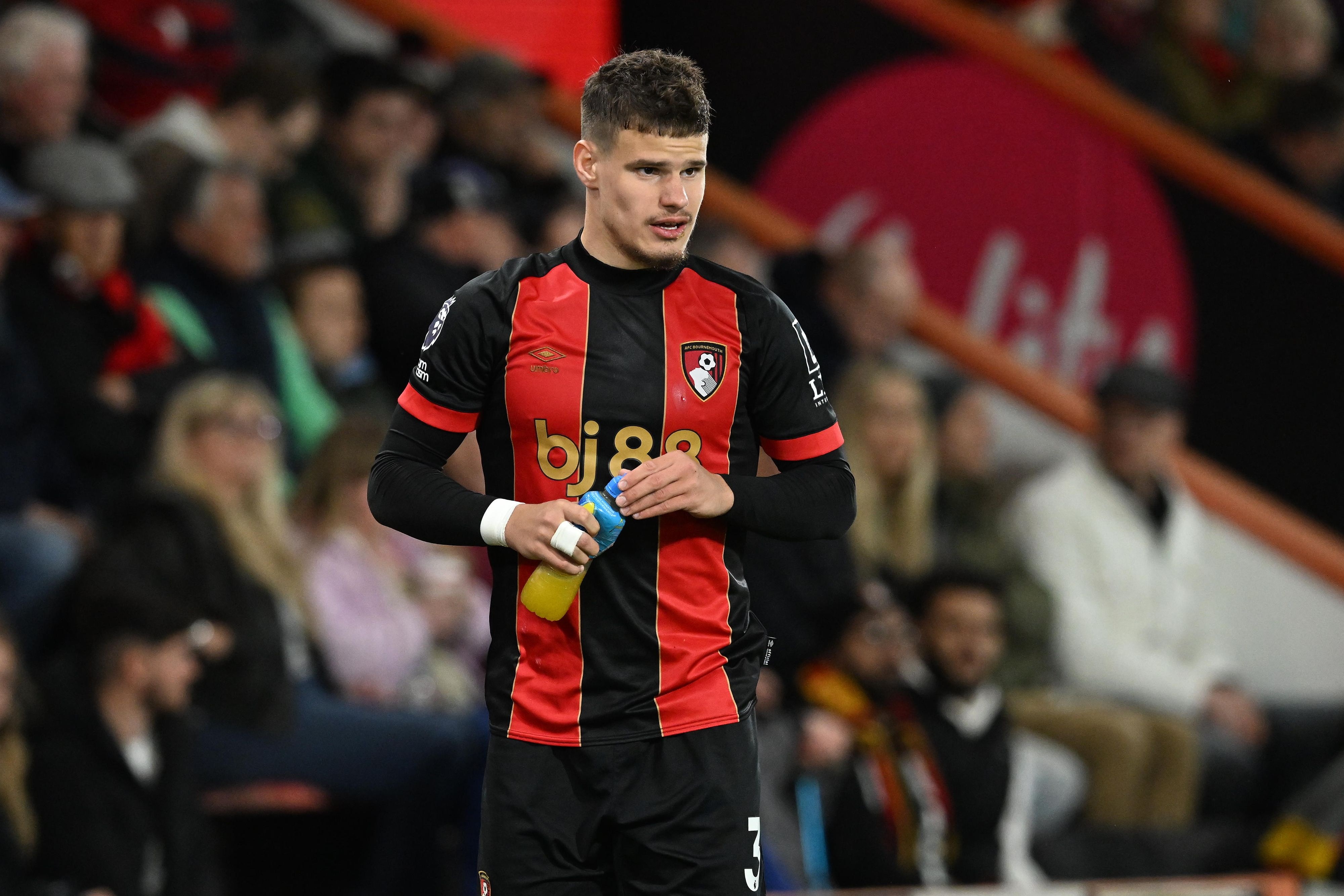 今晚利物浦调整名单以备德甲，官宣签约环节打磨，悬念犹存，年轻球员得到机会的简单介绍-真人娱乐